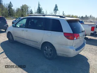 2004 Toyota Sienna XLE with VIN 5TDZA22C54S093012, listed as a IAAI auction lot 42036122 with 171,655 mi miles and . Bid and sale history available at carsss.com. Image 3.