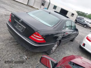 2000 Mercedes-Benz S 320/430/500 z VIN WDBNG70J4YA020596, wystawiony jako IAAI lot #42101357 z przebiegiem 168 571 mil mil oraz . Historia ofert i sprzedaży dostępna na DreamBid. Obrazek 4.