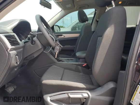 2018 Volkswagen Atlas Launch Edition with VIN 1V2BR2CA4JC502006, listed as a Copart auction lot 51957625 with 102,591 mi miles and Salvage title. Bid and sale history available at DreamBid. Image 7.