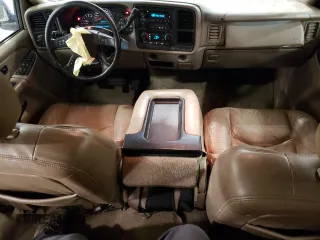 2003 GMC Sierra 1500HD SLE z VIN 1GTGK13U83F140778, wystawiony jako Copart lot #79814764 z przebiegiem 212 371 mil mil oraz Szkody całkowita. Historia ofert i sprzedaży dostępna na DreamBid. Obrazek 8.