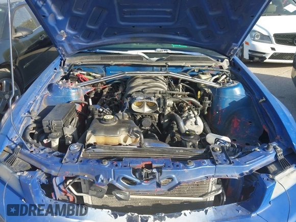 2006 Ford Mustang GT Deluxe z VIN 1ZVHT85H865217375, wystawiony jako IAAI lot #42770588 z przebiegiem Nie podano mil oraz . Historia ofert i sprzedaży dostępna na DreamBid. Obrazek 10.