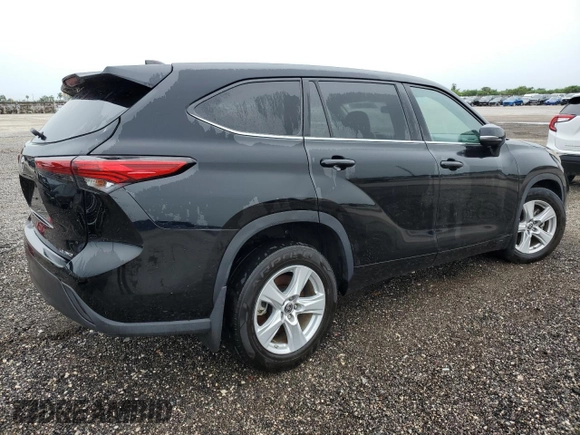 2022 Toyota Highlander LE z VIN 5TDBZRBH2NS181130, wystawiony jako Copart lot #51439145 z przebiegiem 80 927 mil mil oraz Czysty tytuł • Clean title. Historia ofert i sprzedaży dostępna na DreamBid. Obrazek 3.