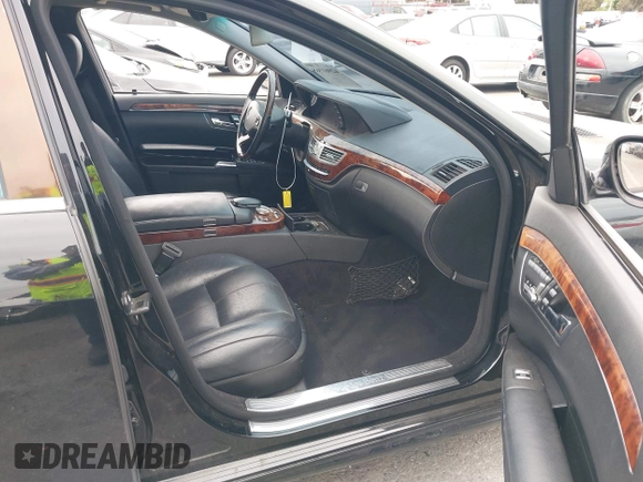 2007 Mercedes-Benz S 550 with VIN WDDNG71X57A054555, listed as a IAAI auction lot 42061165 with 127,885 mi miles and . Bid and sale history available at DreamBid. Image 5.