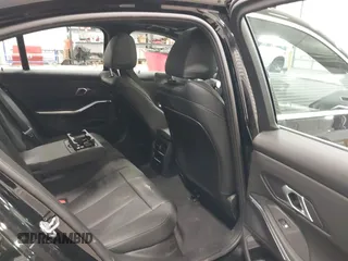 2025 BMW 3 Series 330i xDrive with VIN 3MW89CW03S8F07417, listed as a IAAI auction lot 41645759 with 1,345 mi miles. Bid and sale history available at carsss.com. Image 8.