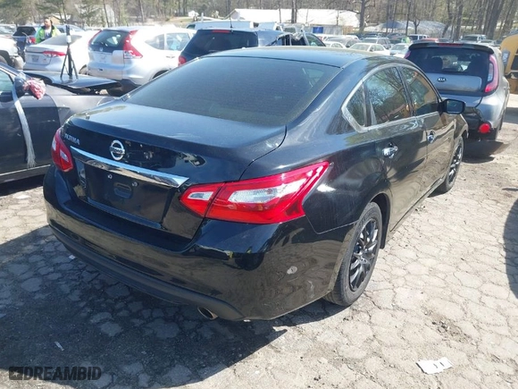 2017 Nissan Altima 2.5 S with VIN 1N4AL3AP3HN365642, listed as a IAAI auction lot 41853621 with 128,979 mi miles. Bid and sale history available at carsss.com. Image 4.