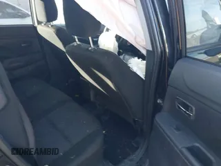 2023 Mitsubishi Outlander ES z VIN JA4ARUAU6PU004151, wystawiony jako IAAI lot #41739579 z przebiegiem 39 948 mil mil oraz . Historia ofert i sprzedaży dostępna na DreamBid. Obrazek 8.