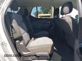 2018 Chevrolet Traverse LT Cloth with VIN 1GNEVGKW6JJ260309, listed as a IAAI auction lot 42063720 with 114,855 mi miles. Bid and sale history available at carsss.com. Image 8.