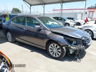 2013 Honda Accord Touring z VIN 1HGCR3F97DA046789, wystawiony jako IAAI lot #42321930 z przebiegiem 185 784 mil mil oraz . Historia ofert i sprzedaży dostępna na DreamBid. Obrazek 1.