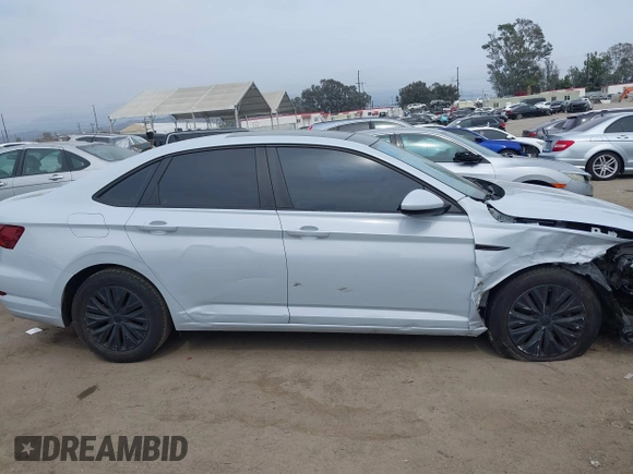 2019 Volkswagen Jetta SEL с VIN 3VWE57BU7KM052772, выставлен на аукционе IAAI как лот 42363391 с пробегом 108 824 миль миль и . История ставок и продаж доступна на DreamBid. Изображение 13.