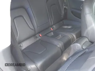 2012 Audi A5 Premium Plus z VIN WAULFAFR7CA027599, wystawiony jako IAAI lot #42201693 z przebiegiem 126 866 mil mil oraz . Historia ofert i sprzedaży dostępna na DreamBid. Obrazek 8.