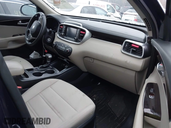 2020 Kia Sorento LX with VIN 5XYPGDA38LG679993, listed as a IAAI auction lot 41575064 with 89,945 mi miles and . Bid and sale history available at DreamBid. Image 5.