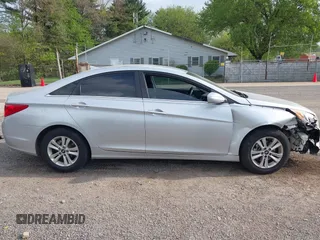 2013 Hyundai Sonata GLS with VIN 5NPEB4AC6DH539103, listed as a IAAI auction lot 42124467 with 182,907 mi miles and . Bid and sale history available at carsss.com. Image 14.