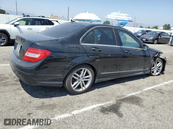 2014 Mercedes-Benz C 250 Sport z VIN WDDGF4HBXEA932241, wystawiony jako Copart lot #58557055 z przebiegiem 138 878 mil mil oraz Szkoda całkowita • Salvage title. Historia ofert i sprzedaży dostępna na DreamBid. Obrazek 3.