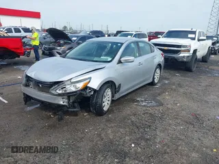 2018 Nissan Altima SR z VIN 1N4AL3AP0JC245282, wystawiony jako IAAI lot #41981833 z przebiegiem 102 634 mil mil oraz . Historia ofert i sprzedaży dostępna na DreamBid. Obrazek 2.