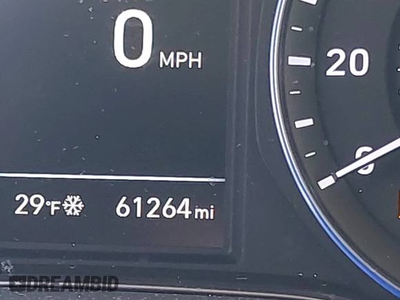 2020 Hyundai Kona SEL Plus with VIN KM8K62AA8LU426019, listed as a IAAI auction lot 41574608 with 61,264 mi miles. Bid and sale history available at carsss.com. Image 16.
