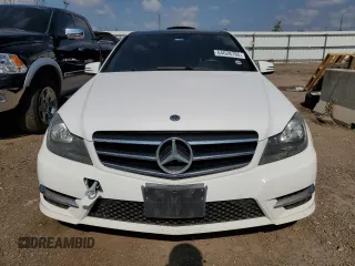 2013 Mercedes-Benz C 300 Sport с VIN WDDGF8AB7DR243159, выставлен на аукционе Copart как лот 64628795 с пробегом 143 014 миль миль и Чистый • Clean title. История ставок и продаж доступна на DreamBid. Изображение 5.