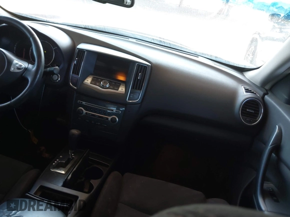 2013 Nissan Maxima SV z VIN 1N4AA5AP2DC822898, wystawiony jako IAAI lot #41992491 z przebiegiem 152 328 mil mil oraz . Historia ofert i sprzedaży dostępna na DreamBid. Obrazek 5.