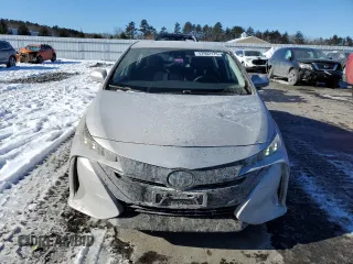 2021 Toyota Prius LE with VIN JTDKAMFP5M3193929, listed as a Copart auction lot 42902175 with 27,933 mi miles and Salvage Title. Bid and sale history available at DreamBid. Image 5.
