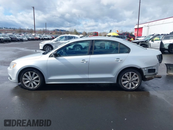 2012 Volkswagen Jetta S с VIN 3VW2K7AJ8CM394204, выставлен на аукционе IAAI как лот 41721042 с пробегом 215 326 миль миль и . История ставок и продаж доступна на DreamBid. Изображение 15.
