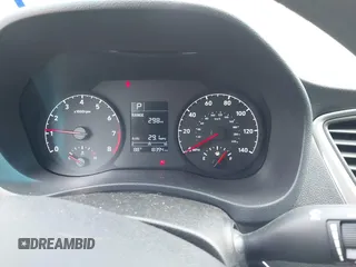 2018 Hyundai Accent SE z VIN 3KPC24A31JE010519, wystawiony jako IAAI lot #42241964 z przebiegiem 18 394 mil mil oraz . Historia ofert i sprzedaży dostępna na DreamBid. Obrazek 7.
