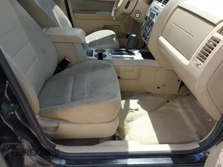 2011 Ford Escape XLT with VIN 1FMCU9D77BKA45274, listed as a IAAI auction lot 42073521 with 245,073 mi miles. Bid and sale history available at carsss.com. Image 5.