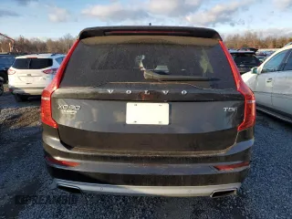 2021 Volvo XC90 Momentum with VIN YV4102PK1M1752472, listed as a Copart auction lot 83328974 with 0 mi miles and Salvage Title. Bid and sale history available at carsss.com. Image 6.