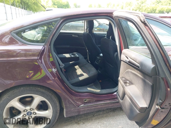 2013 Ford Fusion SE with VIN 3FA6P0HR8DR226369, listed as a IAAI auction lot 42400919 with 241,295 mi miles and . Bid and sale history available at DreamBid. Image 8.