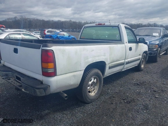 2000 Chevrolet Silverado 1500 with VIN 1GCEC14V6YE419087, listed as a IAAI auction lot 38916431 with 1 mi miles. Bid and sale history available at carsss.com. Image 4.