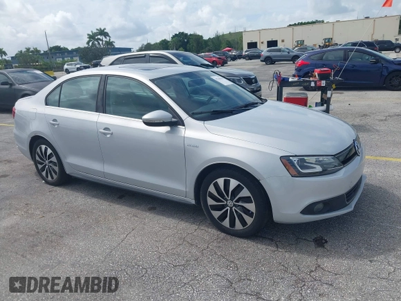 2013 Volkswagen Jetta Hybrid SEL with VIN 3VW637AJ2DM233265, listed as a IAAI auction lot 42746158 with 105,779 mi miles and . Bid and sale history available at DreamBid. Image 1.
