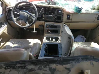 2004 GMC Sierra 2500HD SLE z VIN 1GTHK23U64F237540, wystawiony jako Copart lot #56129875 z przebiegiem 296 217 mil mil oraz Szkoda całkowita • Salvage title. Historia ofert i sprzedaży dostępna na DreamBid. Obrazek 8.