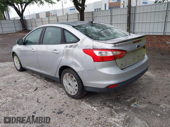 2013 Ford Focus SE with VIN 1FADP3F28DL321429, listed as a IAAI auction lot 41925317 with 34,657 mi miles. Bid and sale history available at carsss.com. Image 3.
