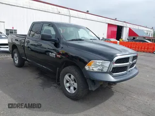 2015 Ram 1500 Express z VIN 1C6RR7FT3FS536436, wystawiony jako IAAI lot #42047002 z przebiegiem 136 064 mil mil oraz . Historia ofert i sprzedaży dostępna na DreamBid. Obrazek 1.