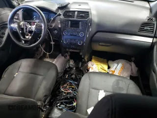 2019 Ford Police Interceptor Utility z VIN 1FM5K8AR9KGB23653, wystawiony jako Copart lot #58393095 z przebiegiem Nie podano mil oraz Tytuł czysty. Historia ofert i sprzedaży dostępna na DreamBid. Obrazek 8.