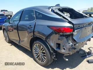 2024 Lexus RX 450h+ Luxury с VIN JTJCJMGA8R2019944, выставлен на аукционе IAAI как лот 42696045 с пробегом 18 528 миль миль и . История ставок и продаж доступна на DreamBid. Изображение 3.