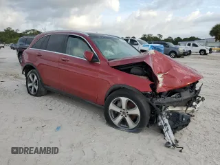 2019 Mercedes-Benz GLC 300 with VIN WDC0G4JB3KV146234, listed as a Copart auction lot 49137375 with 83,465 mi miles and Clean title. Bid and sale history available at DreamBid. Image 4.