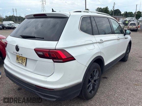 2024 Volkswagen Tiguan SE z VIN 3VV3B7AX5RM106063, wystawiony jako IAAI lot #42711627 z przebiegiem 24 533 mil mil oraz . Historia ofert i sprzedaży dostępna na DreamBid. Obrazek 1.