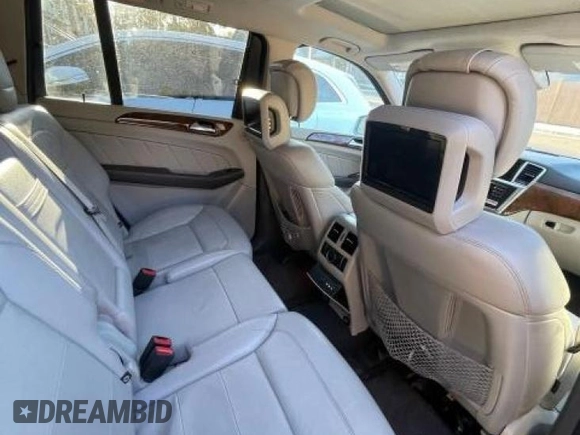 2015 Mercedes-Benz GL-Class GL 350 BlueTEC with VIN 4JGDF2EE6FA496002, listed as a Copart auction lot 52011744 with 136,993 mi miles. Bid and sale history available at carsss.com. Image 6.