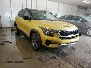 2021 Kia Seltos S with VIN KNDEU2AA1M7204560, listed as a Copart auction lot 49103675 with 77,116 mi miles and Salvage title. Bid and sale history available at DreamBid. Image 4.
