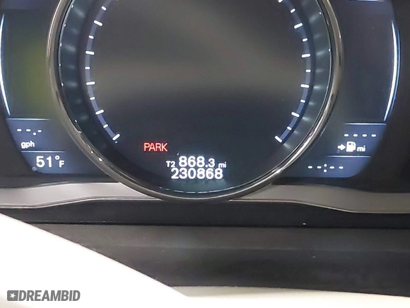 2015 Volvo XC60 T6 Platinum with VIN YV4902RM8F2651797, listed as a IAAI auction lot 41567952 with 230,868 mi miles. Bid and sale history available at carsss.com. Image 15.