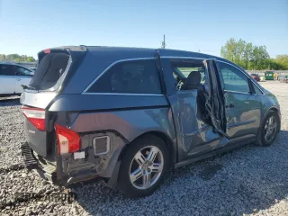 2012 Honda Odyssey Touring with VIN 5FNRL5H93CB028282, listed as a Copart auction lot 52322015 with 206,582 mi miles and Salvage Title. Bid and sale history available at carsss.com. Image 3.