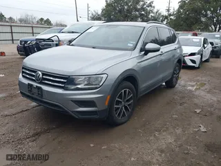 2019 Volkswagen Tiguan SE with VIN 3VV3B7AX6KM138493, listed as a IAAI auction lot 41367279 with 84,534 mi miles. Bid and sale history available at carsss.com. Image 18.