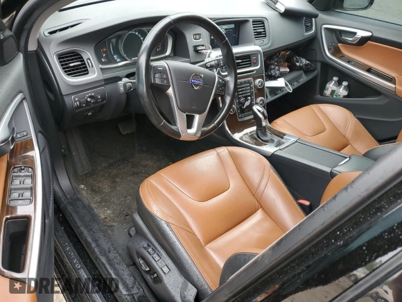 2015 Volvo V60 T5 z VIN YV4612HK0F1001660, wystawiony jako Copart lot #57965675 z przebiegiem 101 137 mil mil oraz Nie do naprawy • Non repairable. Historia ofert i sprzedaży dostępna na DreamBid. Obrazek 8.