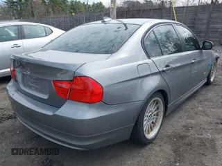2011 BMW 3 Series 328i xDrive with VIN WBAPK5G59BNN31420, listed as a IAAI auction lot 42087265 with 121,209 mi miles. Bid and sale history available at carsss.com. Image 4.