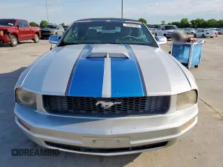 2008 Ford Mustang Deluxe z VIN 1ZVHT84NX85201463, wystawiony jako Copart lot #55823485 z przebiegiem 197 944 mil mil oraz Czysty tytuł • Clean title. Historia ofert i sprzedaży dostępna na DreamBid. Obrazek 5.