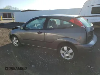 2004 Ford Focus z VIN 3FAFP31Z24R125730, wystawiony jako Copart lot #55257835 z przebiegiem 100 813 mil mil oraz Szkody całkowita. Historia ofert i sprzedaży dostępna na DreamBid. Obrazek 2.