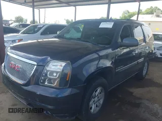 2008 GMC Yukon Denali z VIN 1GKFK638X8J140043, wystawiony jako IAAI lot #42039660 z przebiegiem 199 081 mil mil oraz . Historia ofert i sprzedaży dostępna na DreamBid. Obrazek 17.