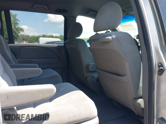 2008 Honda Odyssey LX z VIN 5FNRL382X8B056904, wystawiony jako IAAI lot #42530609 z przebiegiem 238 793 mil mil oraz . Historia ofert i sprzedaży dostępna na DreamBid. Obrazek 8.