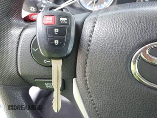2019 Toyota Corolla L z VIN 5YFBURHE7KP905555, wystawiony jako IAAI lot #41943232 z przebiegiem 83 213 mil mil oraz . Historia ofert i sprzedaży dostępna na DreamBid. Obrazek 11.