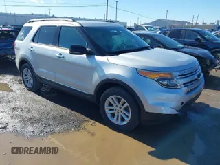 2015 Ford Explorer XLT with VIN 1FM5K8D83FGA30572, listed as a IAAI auction lot 41801456 with 101,708 mi miles. Bid and sale history available at carsss.com. Image 1.