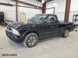 2003 GMC Sonoma SLS with VIN 1GTCS14H838202779, listed as a Copart auction lot 46028025 with 102,346 mi miles and Salvage Title. Bid and sale history available at carsss.com. Image 1.